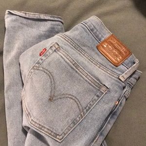 Levi’s wedgie Jean